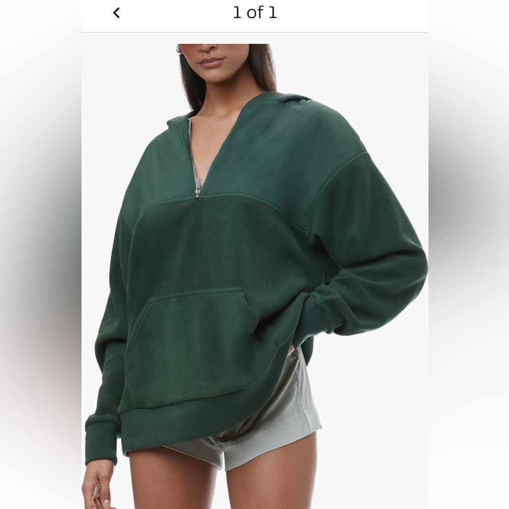🍏Women’s Forest Green🍏hoodie sweater. Size s/m